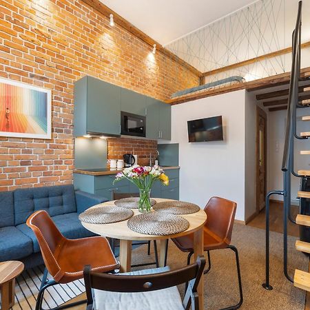 Oak Doors Apartament Przy Rynku Wroclaw Apartment Exterior photo